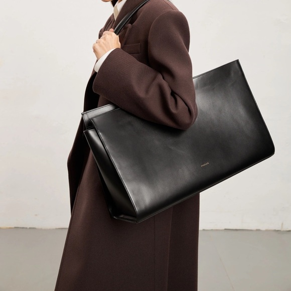 poelle Handbags - POELLE LARGE CAROLYN TOTE BAG IN BLACK NEW
100% Premium-grade Cow Skin Leather